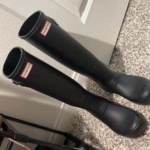 Hunter rain boots - black, size 7